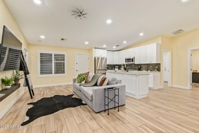 5839 E VOLTAIRE Avenue, Scottsdale, AZ 85254