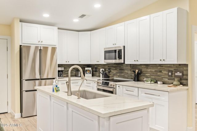 5839 E VOLTAIRE Avenue, Scottsdale, AZ 85254