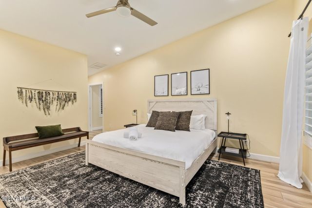 5839 E VOLTAIRE Avenue, Scottsdale, AZ 85254