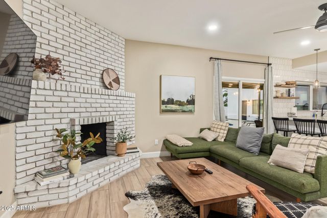 5839 E VOLTAIRE Avenue, Scottsdale, AZ 85254