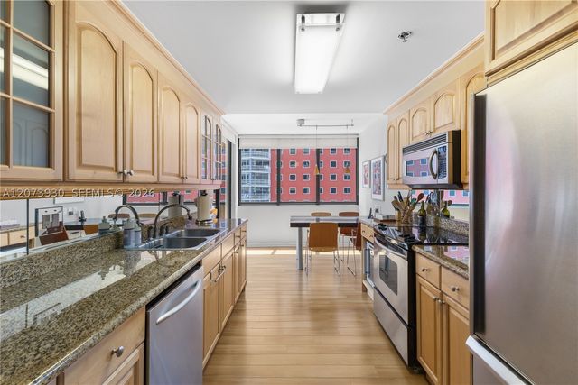 1581 Brickell Ave 1105, Miami, FL 33129