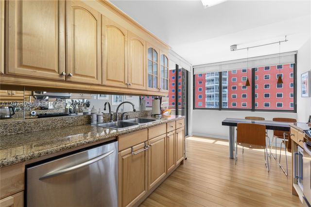 1581 Brickell Ave 1105, Miami, FL 33129
