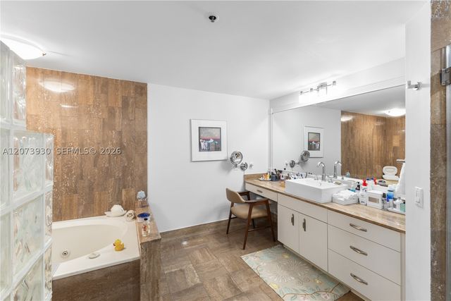 1581 Brickell Ave 1105, Miami, FL 33129