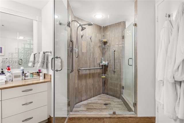 1581 Brickell Ave 1105, Miami, FL 33129