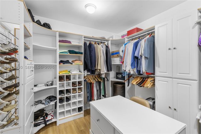 1581 Brickell Ave 1105, Miami, FL 33129