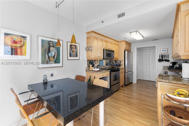 1581 Brickell Ave 1105, Miami, FL 33129