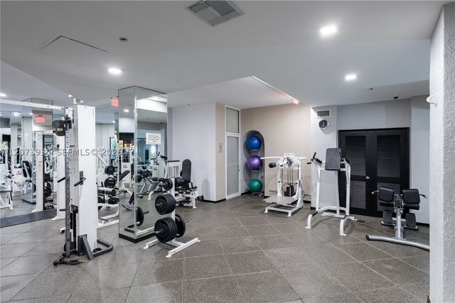 1581 Brickell Ave 1105, Miami, FL 33129