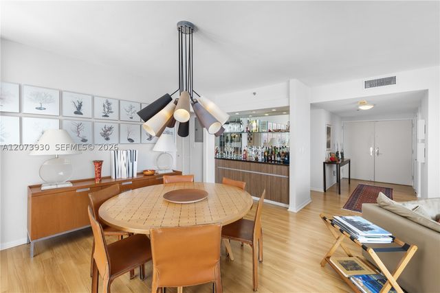 1581 Brickell Ave 1105, Miami, FL 33129