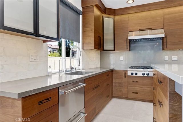 2588 Thorman, Tustin, CA 92782