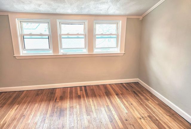 64 Livingstone Ave, Beverly, MA 01915