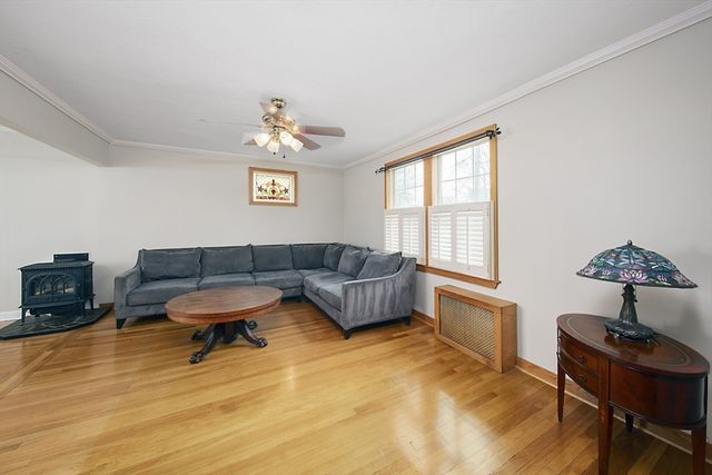 64 Livingstone Ave, Beverly, MA 01915