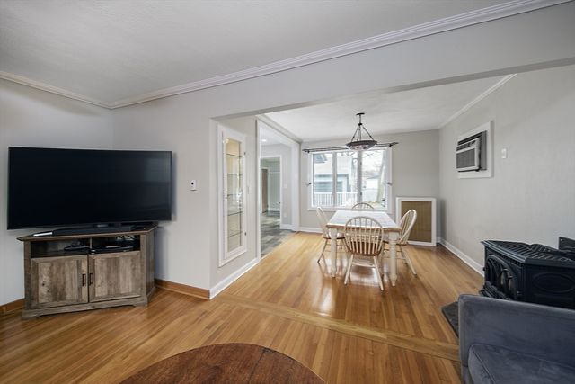 64 Livingstone Ave, Beverly, MA 01915