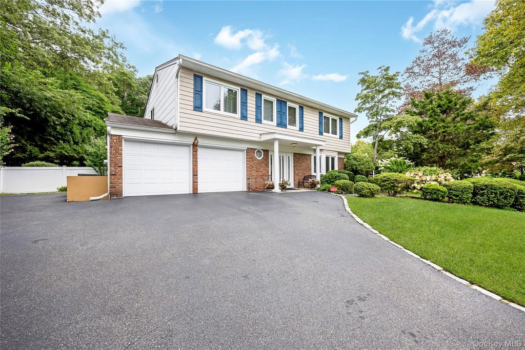 15 Melrose Lane, Commack, NY 11725 — photo 2
