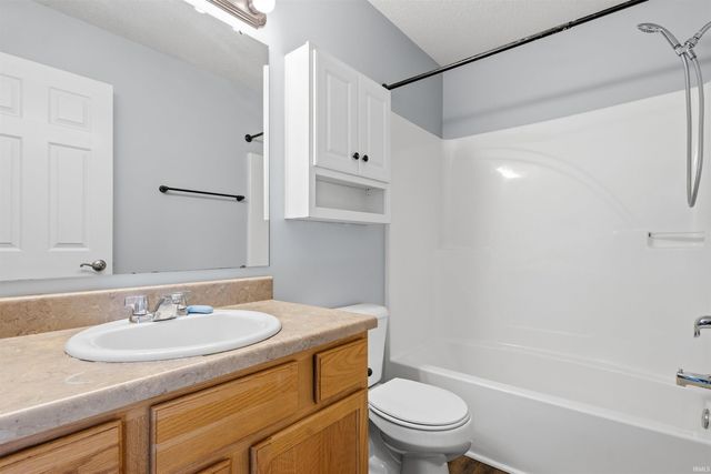 1927 Grafton Place, Fort Wayne, IN 46808