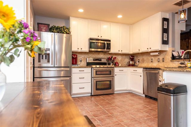 1006 Savanna LN, Cedar Park, TX 78613