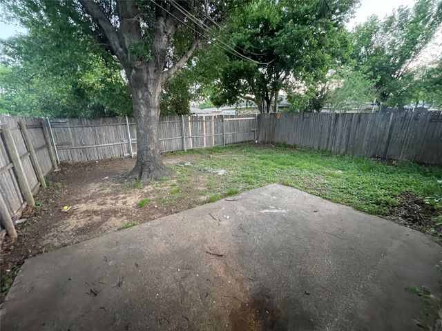 930 Lindy Court, Irving, TX 75060