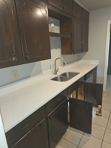 930 Lindy Court, Irving, TX 75060
