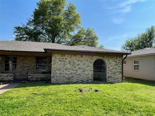 930 Lindy Court, Irving, TX 75060