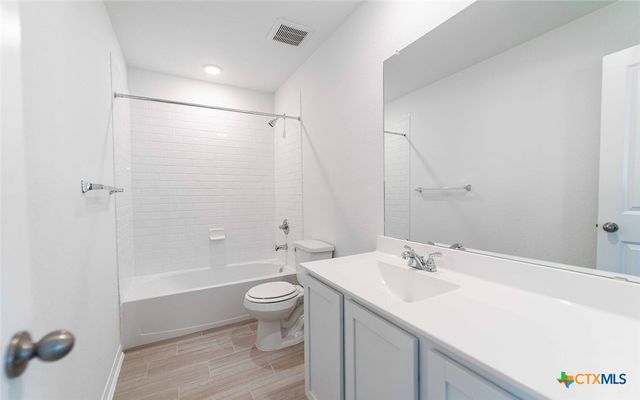 1225 Agnus Grove, Seguin, TX 78155