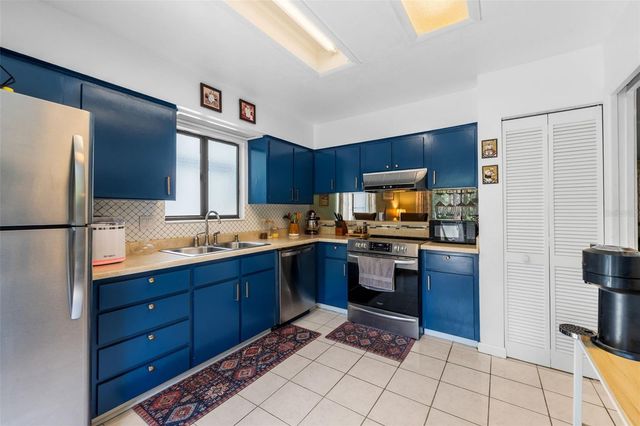 2424 NW 47TH LANE, Gainesville, FL 32605