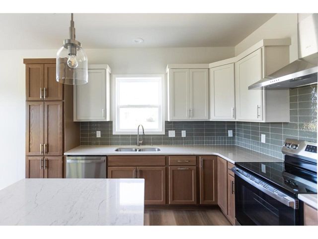 1127 Parkview Street, Cottage Grove, WI 53527