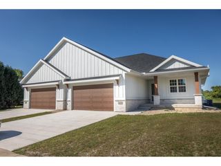 1127 Parkview Street, Cottage Grove, WI 53527
