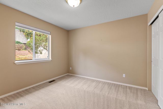 701 E Kokanee Dr, Post Falls, ID 83854