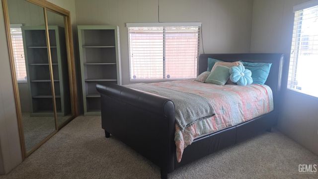 181 Sousa Lane, Bakersfield, CA 93308