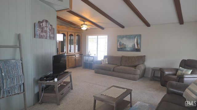 181 Sousa Lane, Bakersfield, CA 93308