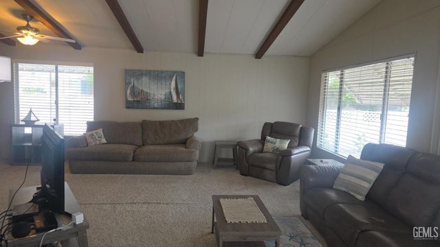 181 Sousa Lane, Bakersfield, CA 93308