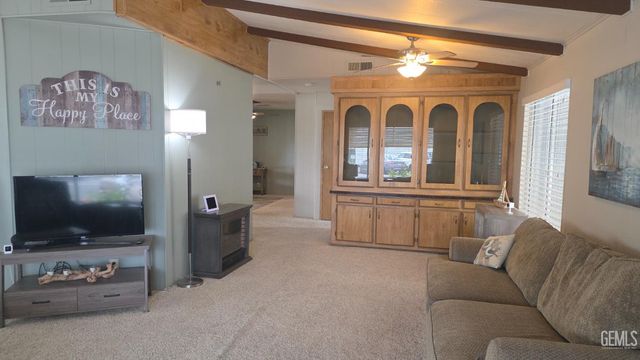 181 Sousa Lane, Bakersfield, CA 93308