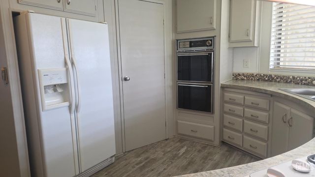 181 Sousa Lane, Bakersfield, CA 93308