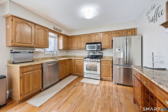 16 Sorensen Road, West Haven, CT 06516