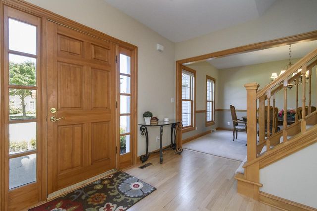 587 Cottonwood LANE, Grafton, WI 53024