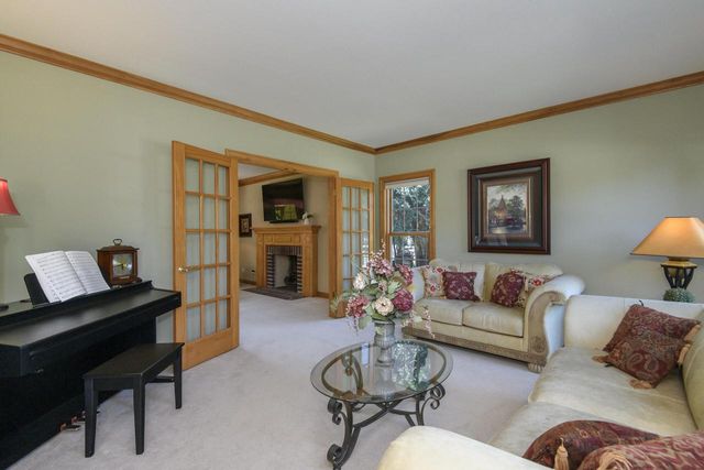 587 Cottonwood LANE, Grafton, WI 53024