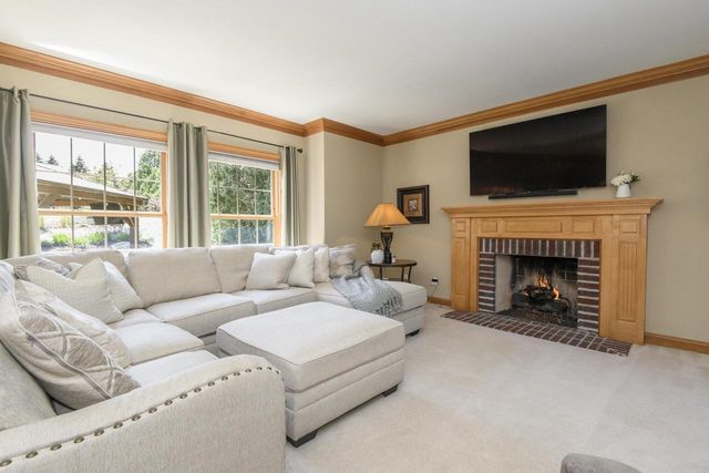 587 Cottonwood LANE, Grafton, WI 53024