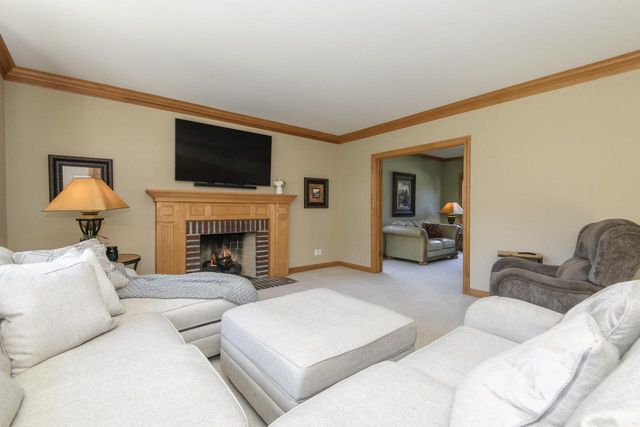587 Cottonwood LANE, Grafton, WI 53024