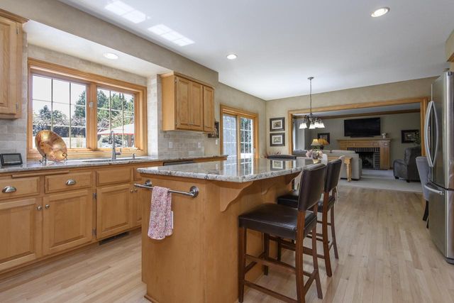 587 Cottonwood LANE, Grafton, WI 53024