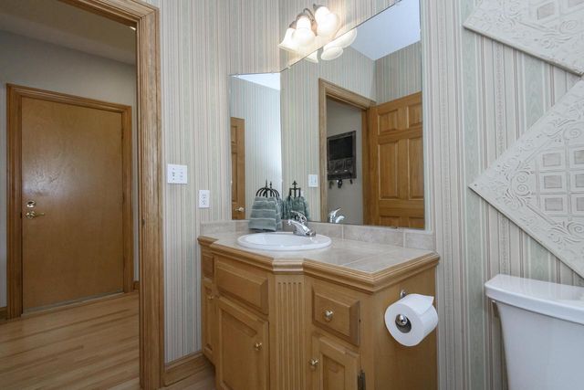 587 Cottonwood LANE, Grafton, WI 53024