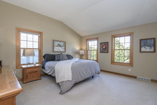 587 Cottonwood LANE, Grafton, WI 53024