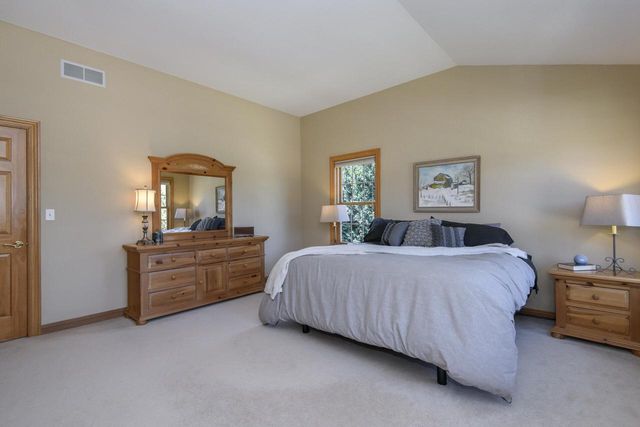 587 Cottonwood LANE, Grafton, WI 53024