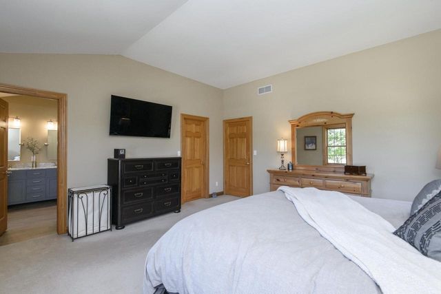 587 Cottonwood LANE, Grafton, WI 53024