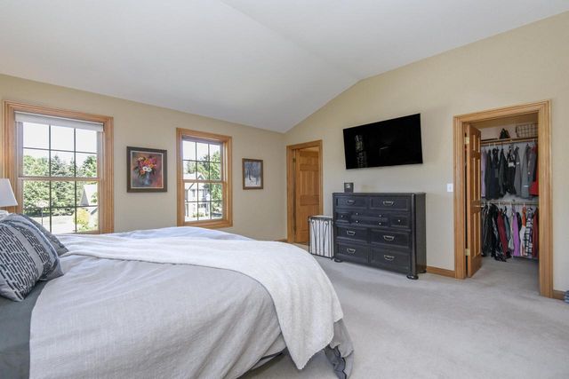 587 Cottonwood LANE, Grafton, WI 53024