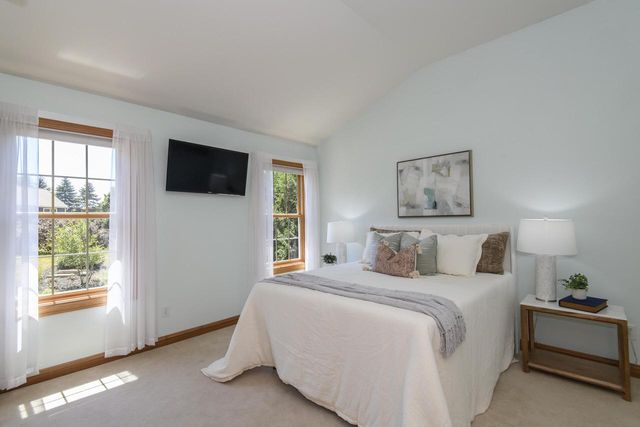 587 Cottonwood LANE, Grafton, WI 53024