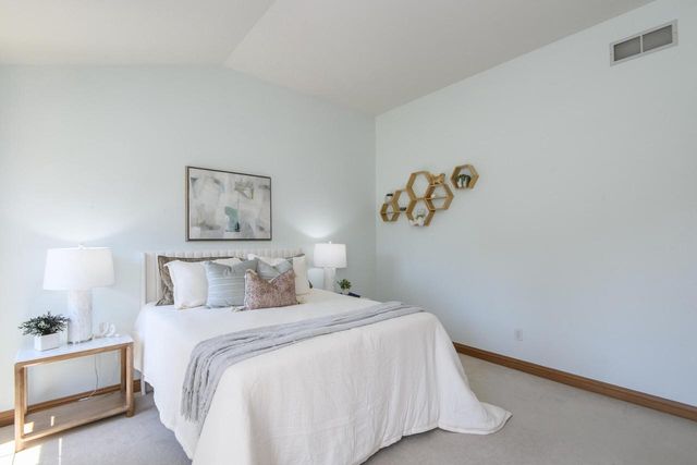 587 Cottonwood LANE, Grafton, WI 53024