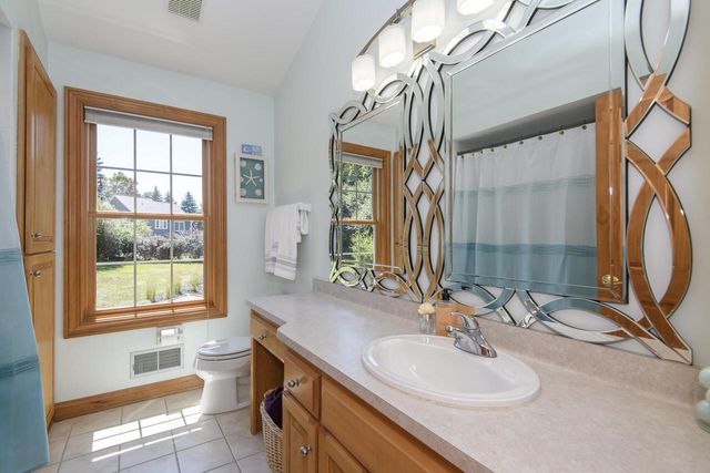 587 Cottonwood LANE, Grafton, WI 53024