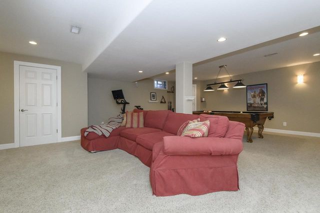 587 Cottonwood LANE, Grafton, WI 53024