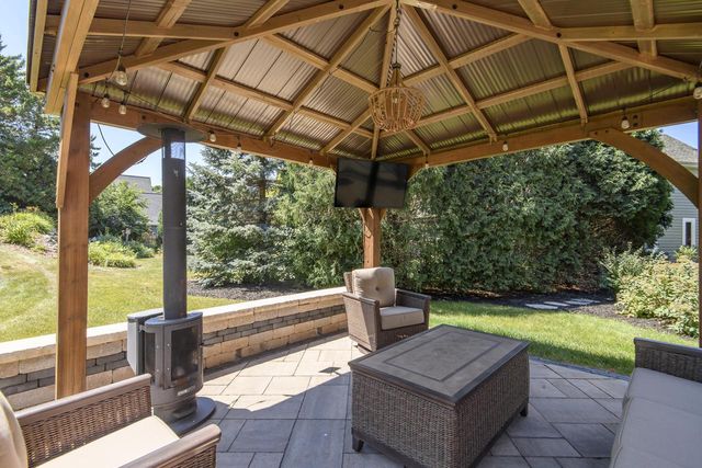 587 Cottonwood LANE, Grafton, WI 53024