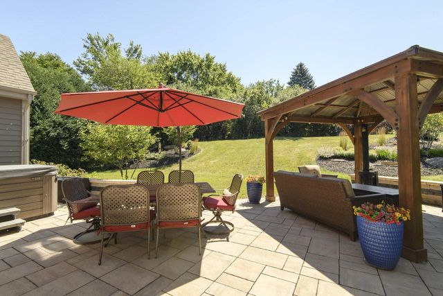 587 Cottonwood LANE, Grafton, WI 53024
