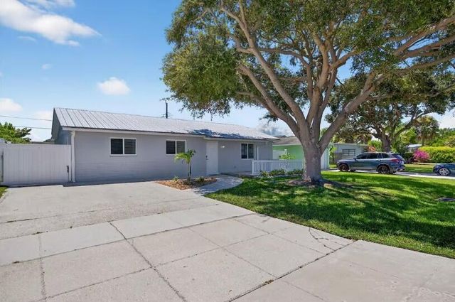 516 E Whitney Drive, Jupiter, FL 33458